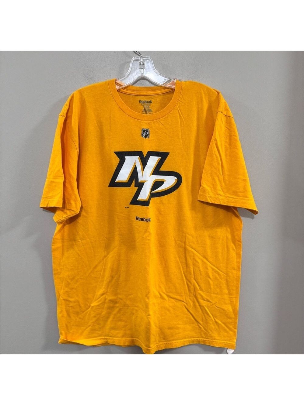 Men's Reebok NHL Nashville Predators Ice Hockey Logo Short Sleeve Tee. Size XL